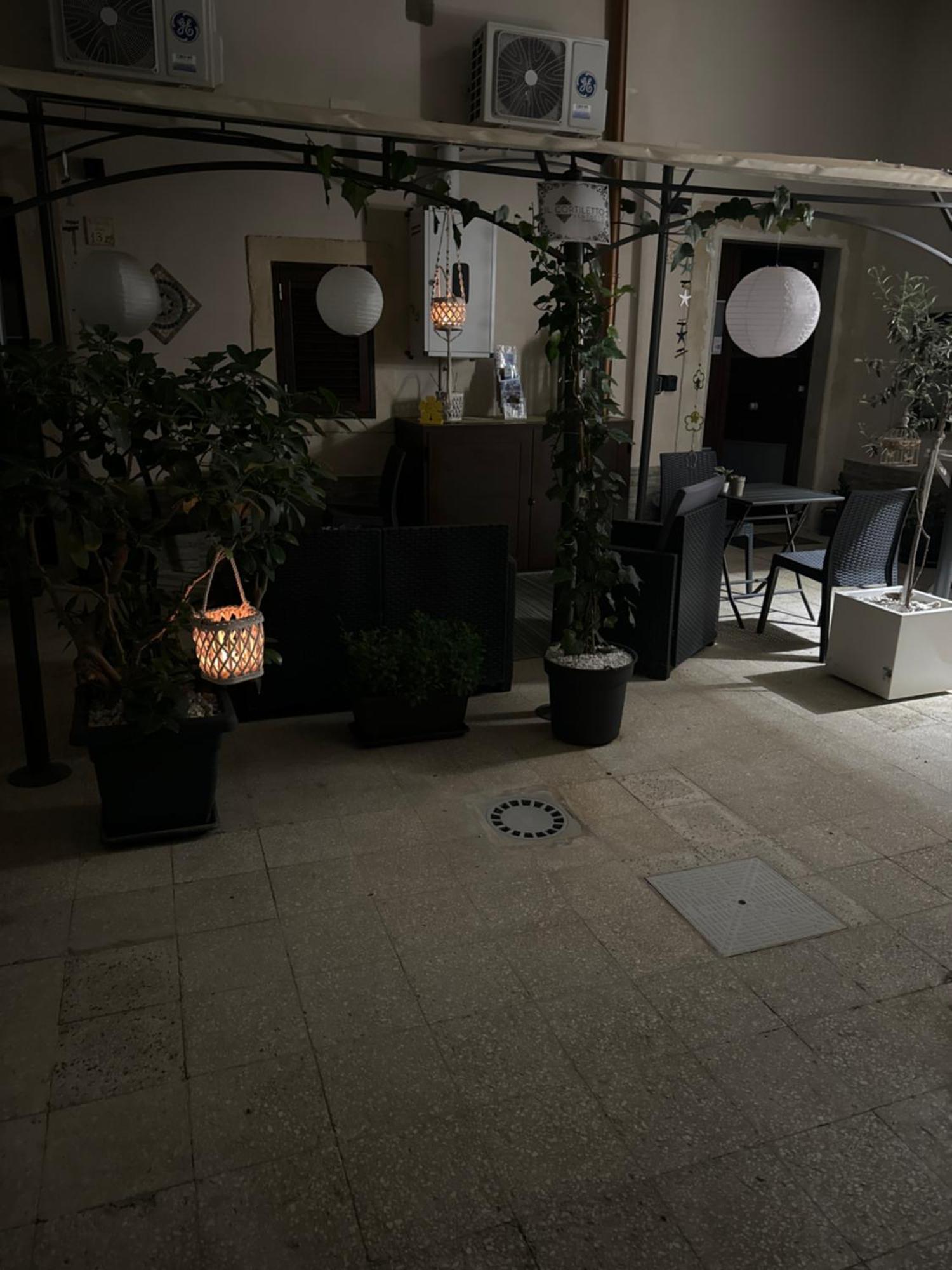 Il Cortiletto28 Rooms & House Сиракузы Экстерьер фото